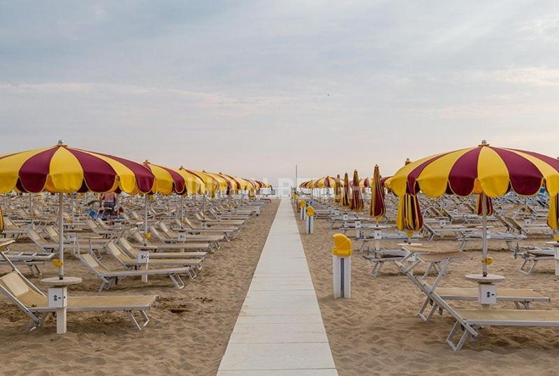Hotel Paradiso Ріміні Екстер'єр фото