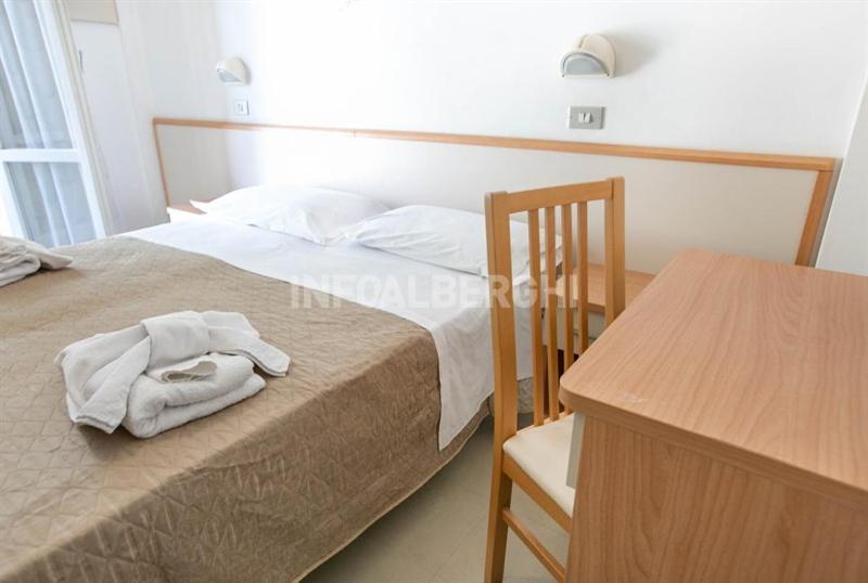 Hotel Paradiso Ріміні Екстер'єр фото