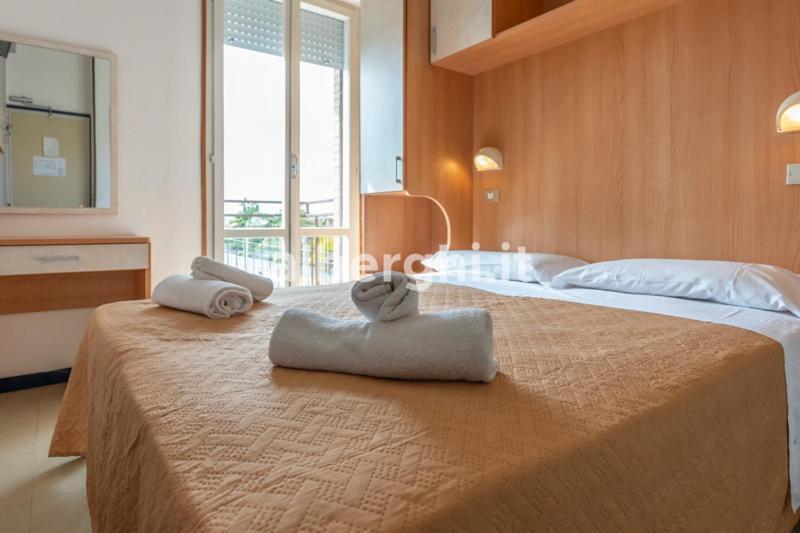 Hotel Paradiso Ріміні Екстер'єр фото