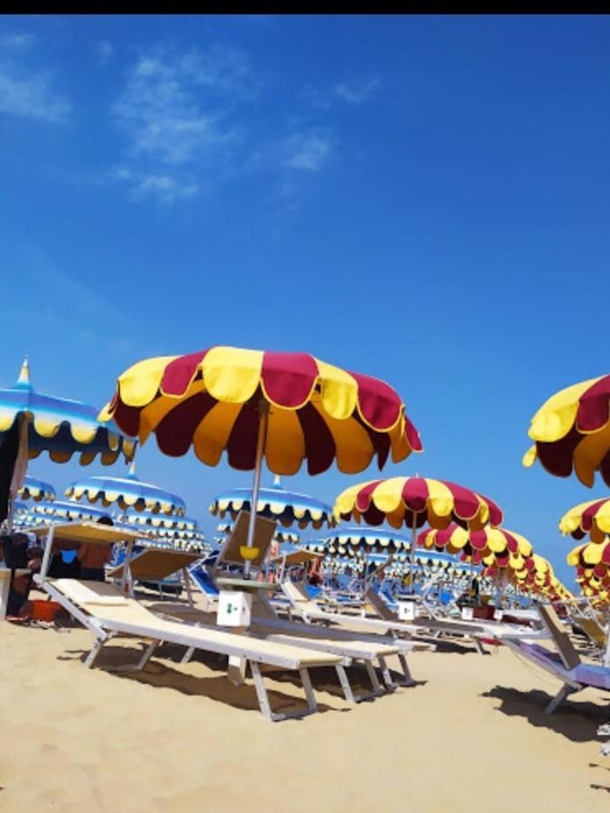 Hotel Paradiso Ріміні Екстер'єр фото